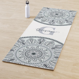 Individuelle Name Floral Harmony Gray Monotone Man Yogamatte
