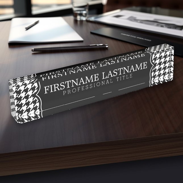 Individuelle Name für Schwarz-weißes Hahnentrittmu Namensplakette (Von Creator hochgeladen)