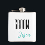 Individuelle Name Grooves Flask Flachmann<br><div class="desc">Die Maske für den Bräutigam wird in Weiß mit schwarzem Text und einem Beispielnamen angezeigt. Passen Sie dieses Element an und ändern Sie den Beispielnamen in Ihren Namen. Sie können auch die Farben ändern,  wenn Sie möchten.</div>