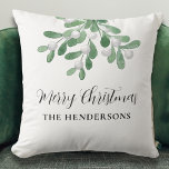 Individuelle Name Mistletoe Christmas Throw Kissen<br><div class="desc">Dieses festliche Kissen ist mit Aquarellmalerei und frohen Weihnachten in stilvoller Typografie dekoriert. Einfach mit Ihrem Familiennamen anpassbar. Weil wir unsere Kunstwerke erstellen,  werden Sie dieses exakte Bild von anderen Designern nicht finden. Original Wasserfarbe © Michele Davies.</div>