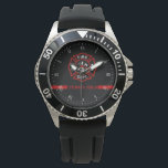 Individuelle Name mit dünner roter Linie Brandschu Armbanduhr<br><div class="desc">Du bist Teil der Bruderschaft und Schwesternschaft der Feuerrettung. Feiern Sie dies mit dieser benutzerdefinierten Uhr, die Ihren Namen in Rot entlang der durchgehenden dünnen roten Linie entlang der unteren Mitte der Uhr setzt. Naher in Richtung Zentrum, das klassische Feuerwehrsymbol des Malteser Kreuzes. Ein modernes und stilvolles Geschenk für sich...</div>
