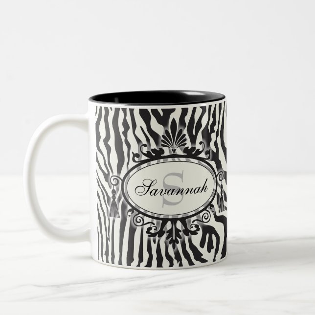 Individuelle Name mit schwarzem und weißem Zebra-M Zweifarbige Tasse (Links)