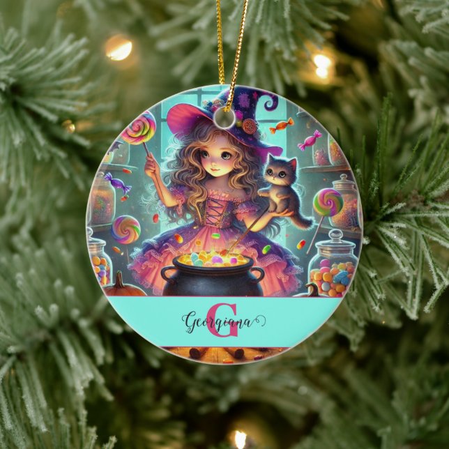 Individuelle Name Niedliche Whimsical HexenHallowe Keramik Ornament (Baum)