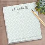 Individuelle Name Pastel Mint & Gray Quatrefoil Notizblock<br><div class="desc">Ein wunderschönes und feminines Design,  das perfekt für jedes mädchenhafte Mädchen oder sogar eine Braut ist. Wenn Sie Artikel verschieben möchten,  klicken Sie auf den Designbereich,  um Änderungen vorzunehmen.</div>