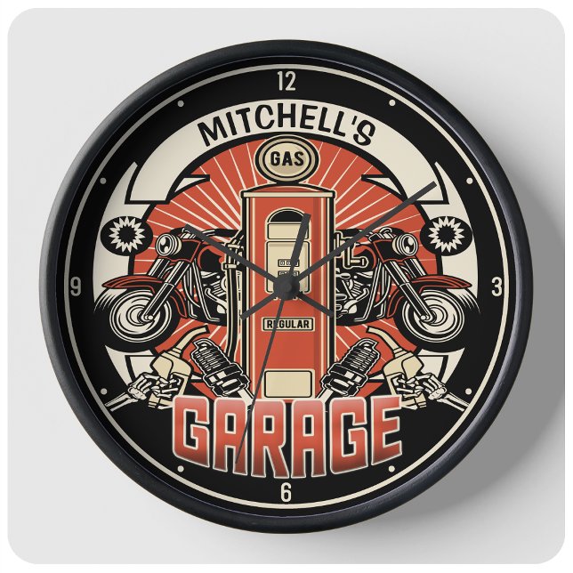 Individuelle Name Retro Gaspumpe Motorradfahrer Ga Große Wanduhr (Von Creator hochgeladen)