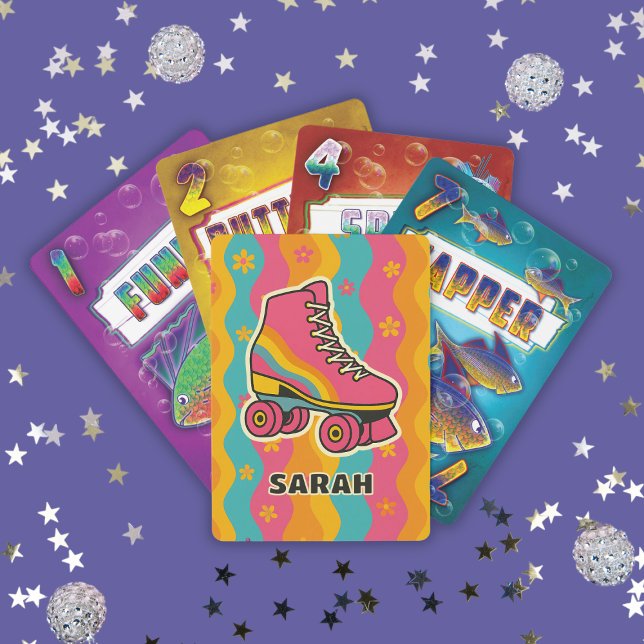 Individuelle Name Roller Skaten Girl Playing Spielkarten (Custom Name Roller Skating Girl Playing Poker Cards
)