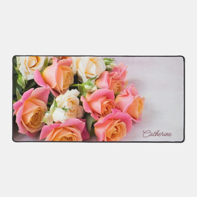 Individuelle Name Rosa und Weiße Rosen Schreibtischunterlage (Vorderseite)