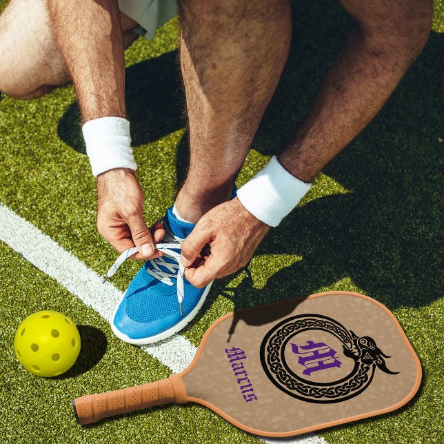 Individuelle Name und Monogramm im keltischen Stil Pickleball Schläger (Von Creator hochgeladen)