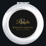 Individuelle Name- und Titelspiegelung mit Monogra Taschenspiegel<br><div class="desc">Bleibe unterwegs mit diesem Custom Compact Mirror,  personalisiert mit Ihrem Namen,  Titel und eleganten Monogramm. Schwer und portabel,  es ist ideal für Touchs zu jeder Zeit,  überall. Ein durchdachtes Geschenk für Profis,  Hochburgen oder Schönheitsliebhaber,  die ein personalisiertes,  raffiniertes Accessoire in ihrem Portemonnaie- oder Schminkbeutel schätzen.</div>