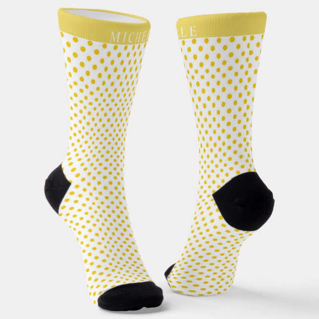 Individuelle Name Weißer Hintergrund Gelber Polka  Socken (Gewinkelt)