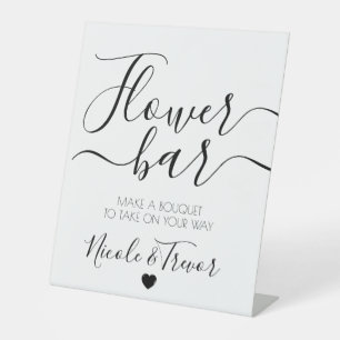 Individuelle Name White Calligraphy Blume Bar Sockelschild