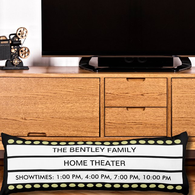 Individuelle Name Zuhause Movie Theater Marquee Pe Seitenschläferkissen (This fun body pillow does double-duty as home theater decor and as a comfy cozy pillow.)