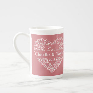Individuelle Namen und Tasse für Zierherzen