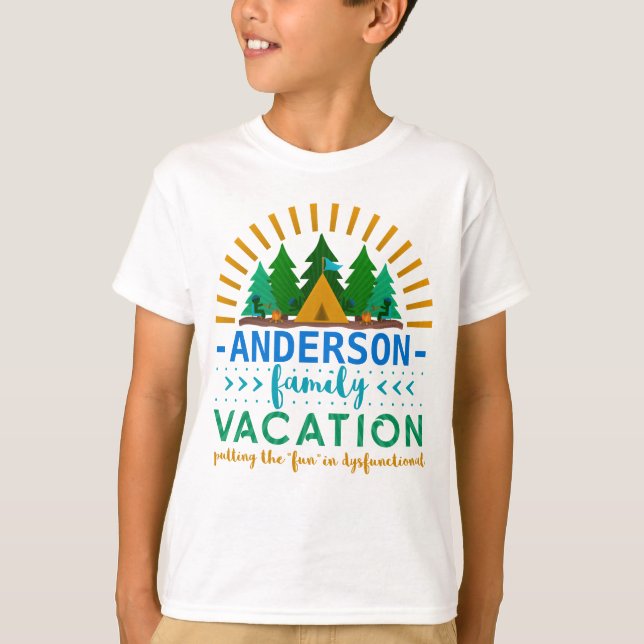 Individueller Name der Familien-Ferien-lustiger T-Shirt (Vorderseite)