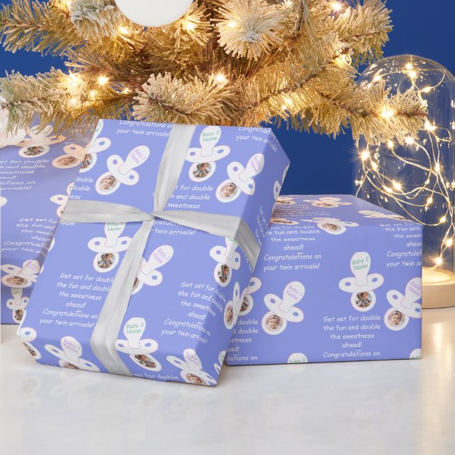 Individueller Name Text und Foto Twin Baby Schnull Geschenkpapier (Feiertage)