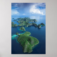 Indonesien, West-Papua. Luftaufnahme von Raja Ampa