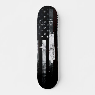 Industrial Grunge American Flag Star und Cannon Skateboard