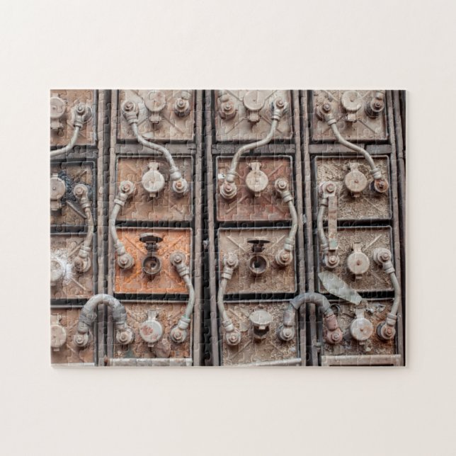 Industrielle Ausrüstung im stillgelegten Bergwerk  (Horizontal)