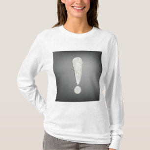 Industrielles Grunge-Ausrufezeichen-Symbol T-Shirt