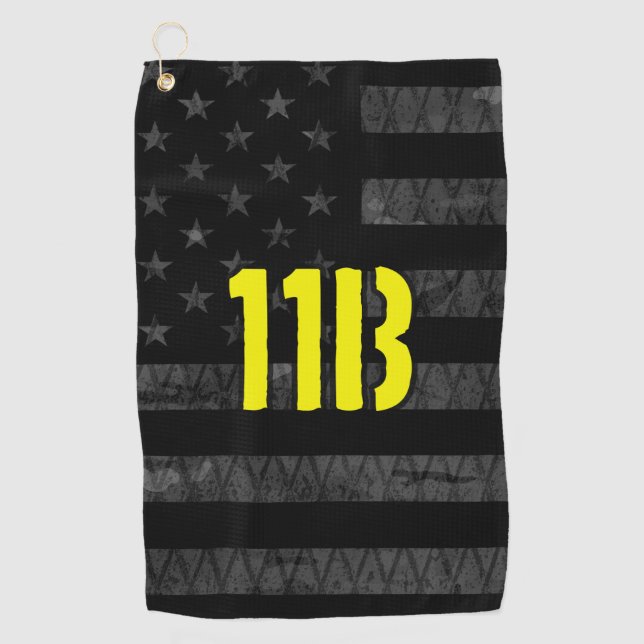 Infanterie unter amerikanischer Flagge Golfhandtuch (Vorderseite)