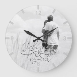 Infinity and Beyond Love Couples Black and White Große Wanduhr