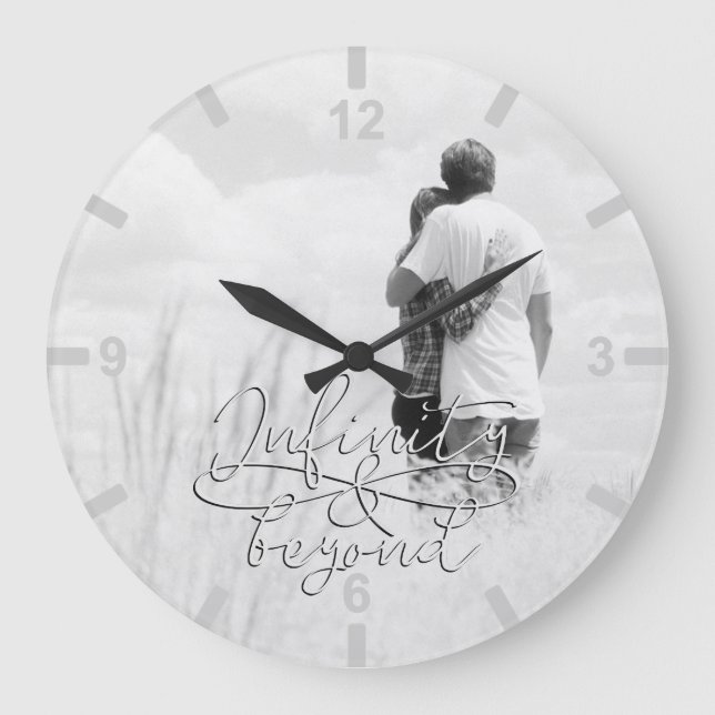 Infinity and Beyond Love Couples Black and White Große Wanduhr (Vorderseite)