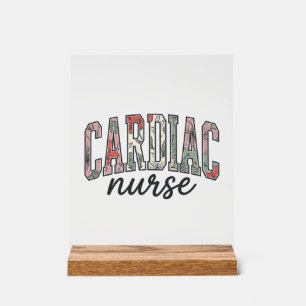 Infirmière cardiaque à motif floral et lettrage un