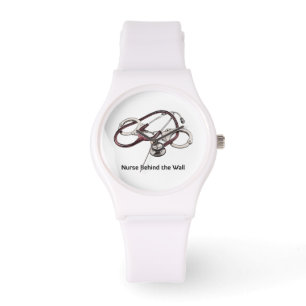 Infirmière Derrière le mur montre au poignet blanc