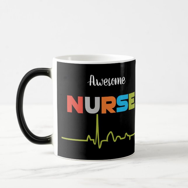 Infirmière superbes lettres amusantes Mug noir (Gauche)