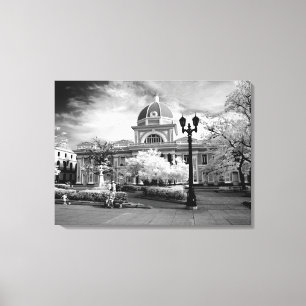 Infra Red of Parliament in Cienfuegos Kuba Leinwanddruck