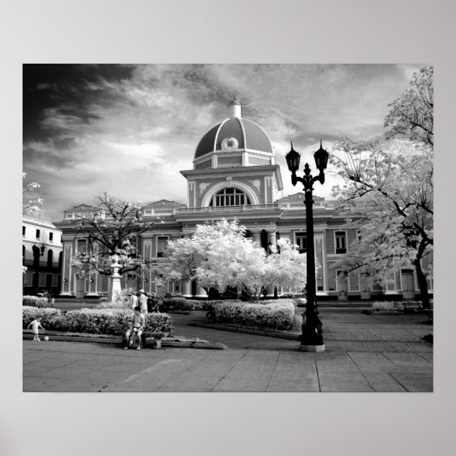 Infra Red vom Parlament in Cienfuegos Kuba Poster (Vorne)