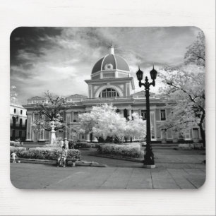 Infrarot desParlaments in Cienfuegos Kuba genannt Mousepad