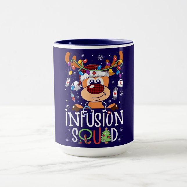 Infusion Squad Christmas – Festive Reindeer Design Tasse (Zentrum)