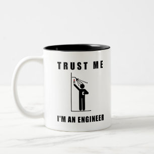 Ingenieur-lustiges Angebot für ein Geschenk Zweifarbige Tasse