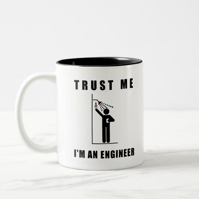 Ingenieur-lustiges Angebot für ein Geschenk Zweifarbige Tasse (Links)