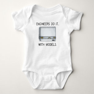 Ingenieure tun es... Mit Modellen Baby Strampler