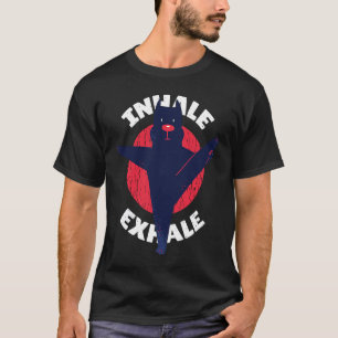 Inhalieren einer Yogakatze T-Shirt