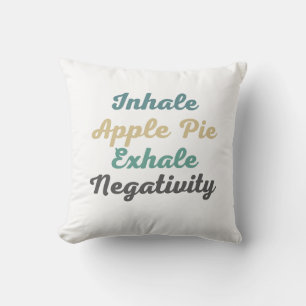 Inhalieren eines Apfelkuchen-Exhale-Negativitätswü Kissen