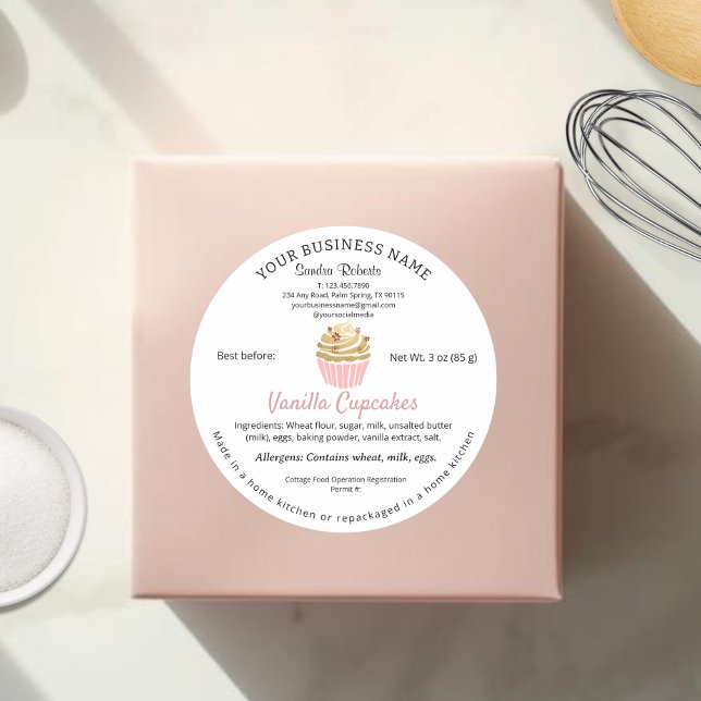Inhaltsstoffe der kalifornischen Hütte Runder Aufkleber (Blush Pink Cupcake Bakery Cottale Law Food Label)