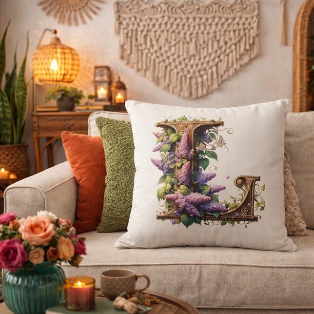 Initial "L" - Elegant Lilac Floral Design Kissen (Von Creator hochgeladen)
