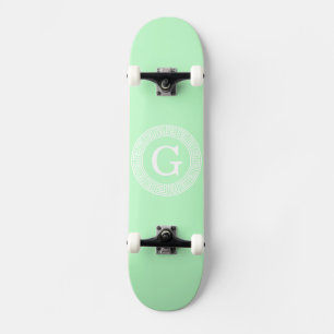 Initial-Monogramm für den kleinen weißen griechisc Skateboard