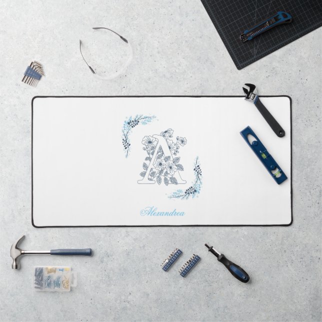 Initiale "A" Monogramme bleu Calme Floral (Poste de travail)