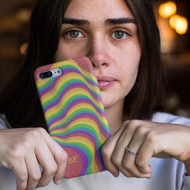 Initialen der Retro Wavy Rainbow Lines Monogram Case-Mate iPhone Hülle (Von Creator hochgeladen)