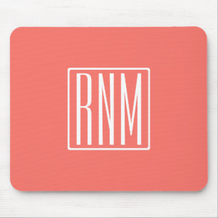 Initialmonogramm   Weiß auf Korallen Mousepad