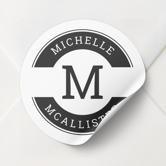 Initialsticker für moderne Schwarz-Weiß-Monogramm Runder Aufkleber (Modern Black and White Monogram Initial Sticker)