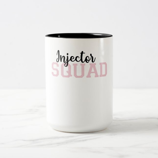 Injector Squad Med Spa Cosmetic Injector Zweifarbige Tasse (Mittel)