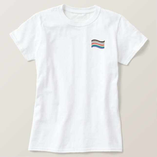 Inklusives Pride-Flag Besticktes T-Shirt (Design vorne)