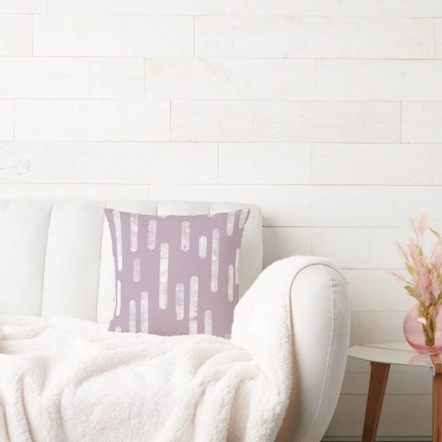 Inky Rounded Lines Muster | White on Mauve Kissen (Liege)