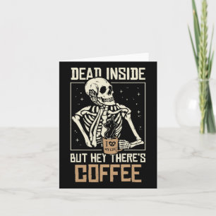 Innen Totenschädel trinkt Kaffee Lustiger Hallowee Karte