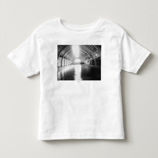 Innenraum des größten Kopfsprungs-Bades Kleinkind T-shirt (Vorderseite)